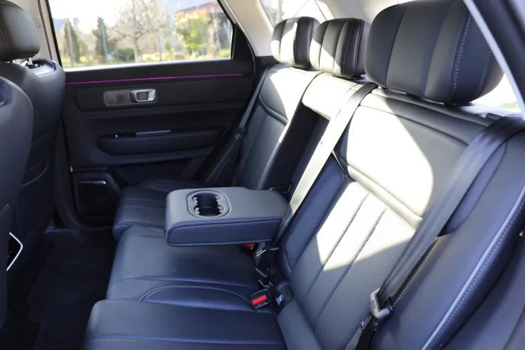 Jedan jako ozbiljan SUV: Snažan, udoban i predivan, a potro&scaron;nja? Zaboravite kad ste točili