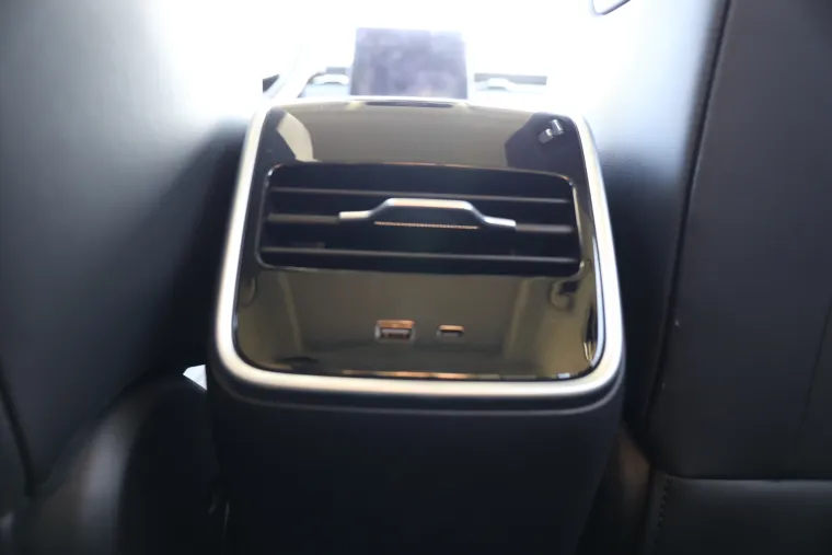 Jedan jako ozbiljan SUV: Snažan, udoban i predivan, a potro&scaron;nja? Zaboravite kad ste točili