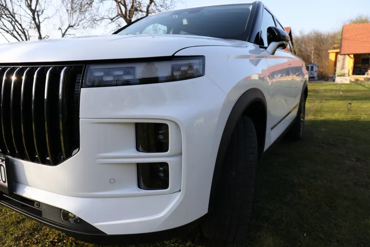 Jedan jako ozbiljan SUV: Snažan, udoban i predivan, a potro&scaron;nja? Zaboravite kad ste točili