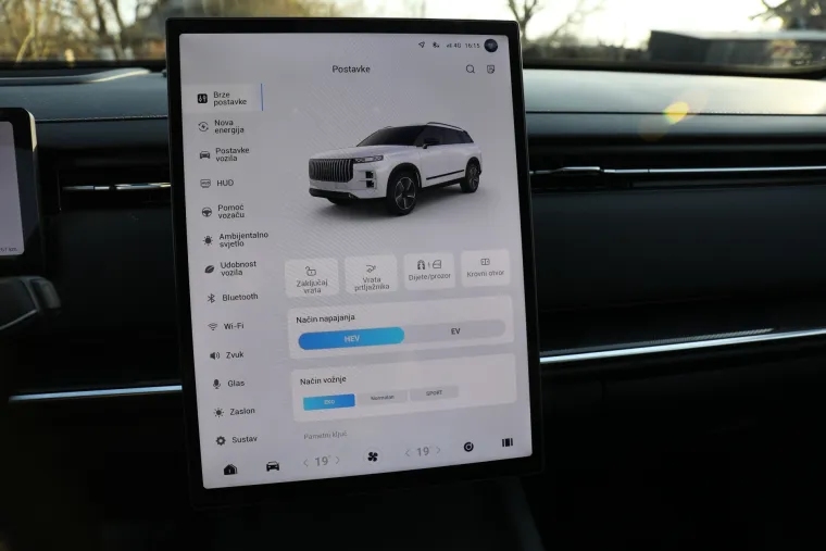 Jedan jako ozbiljan SUV: Snažan, udoban i predivan, a potro&scaron;nja? Zaboravite kad ste točili