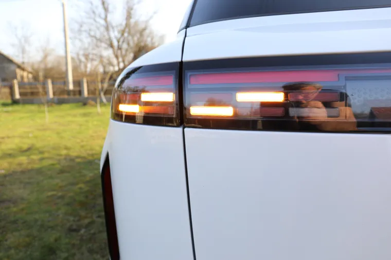 Jedan jako ozbiljan SUV: Snažan, udoban i predivan, a potro&scaron;nja? Zaboravite kad ste točili