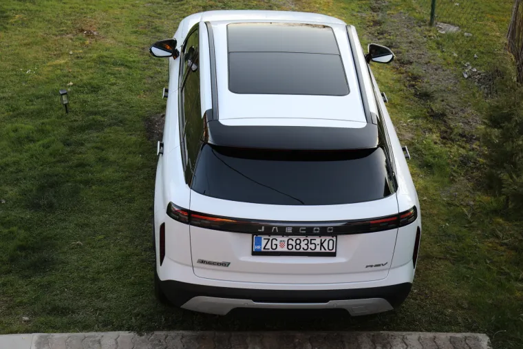 Jedan jako ozbiljan SUV: Snažan, udoban i predivan, a potro&scaron;nja? Zaboravite kad ste točili