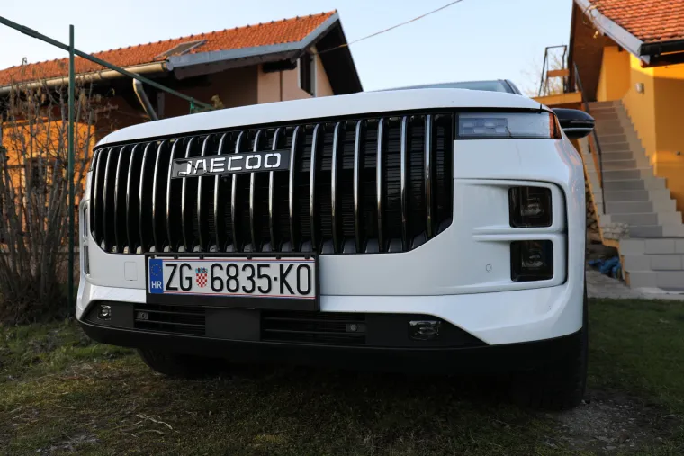 Jedan jako ozbiljan SUV: Snažan, udoban i predivan, a potro&scaron;nja? Zaboravite kad ste točili