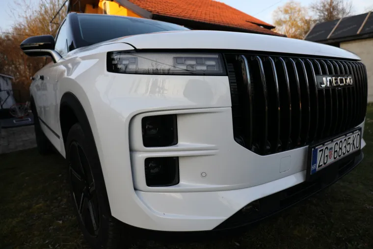 Jedan jako ozbiljan SUV: Snažan, udoban i predivan, a potro&scaron;nja? Zaboravite kad ste točili