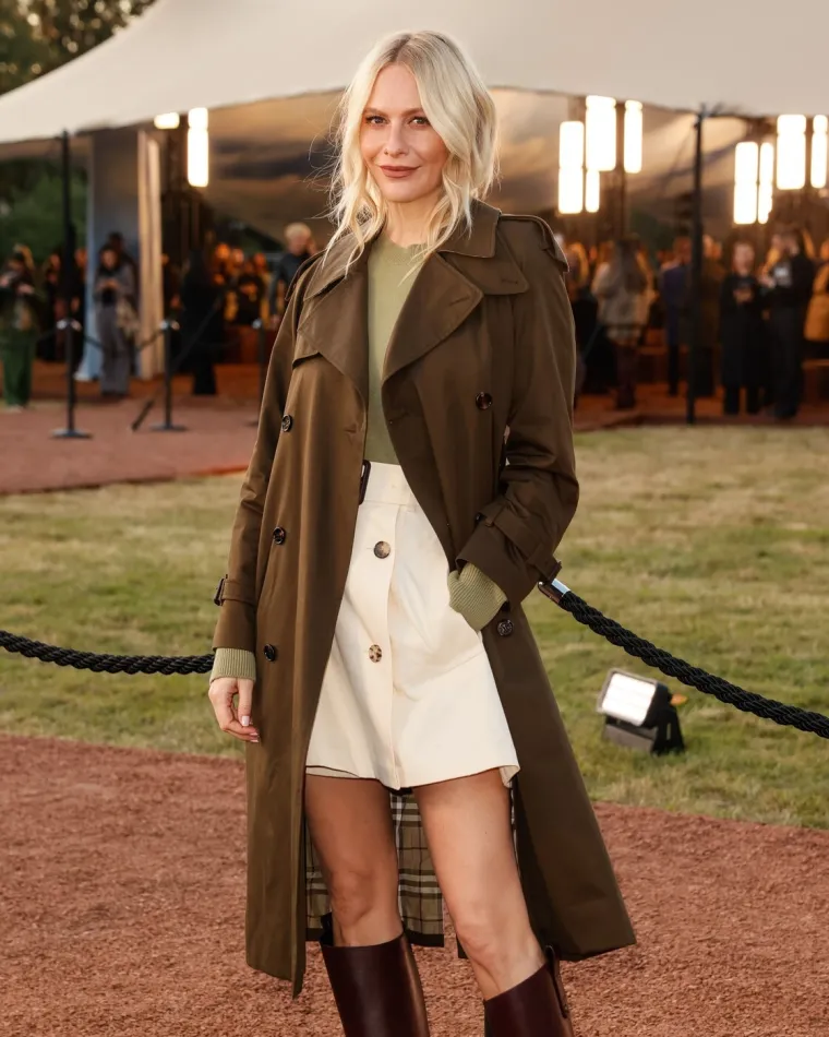 Sestra Care Delevingne nikad zgodnija: Devet mjeseci nakon poroda pokazala vitku figuru