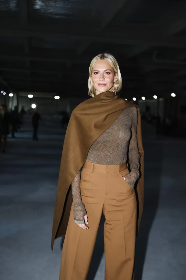 Sestra Care Delevingne nikad zgodnija: Devet mjeseci nakon poroda pokazala vitku figuru