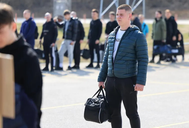 Ovi Hrvati su danas krenuli na vojni rok, pogledajte &scaron;to su dobili: 'Apsolutno su spremni!'