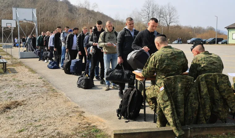 Ovi Hrvati su danas krenuli na vojni rok, pogledajte &scaron;to su dobili: 'Apsolutno su spremni!'