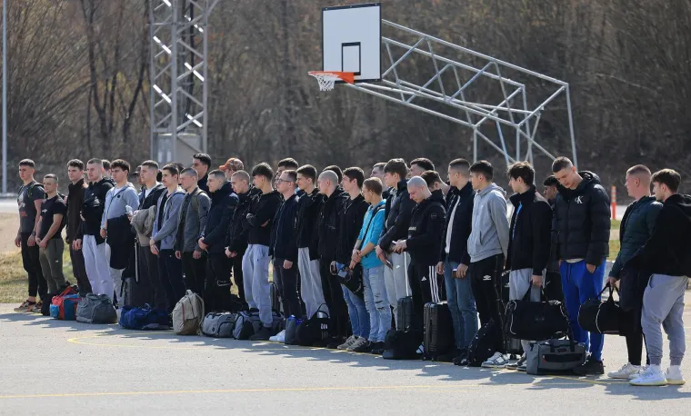 Ovi Hrvati su danas krenuli na vojni rok, pogledajte &scaron;to su dobili: 'Apsolutno su spremni!'