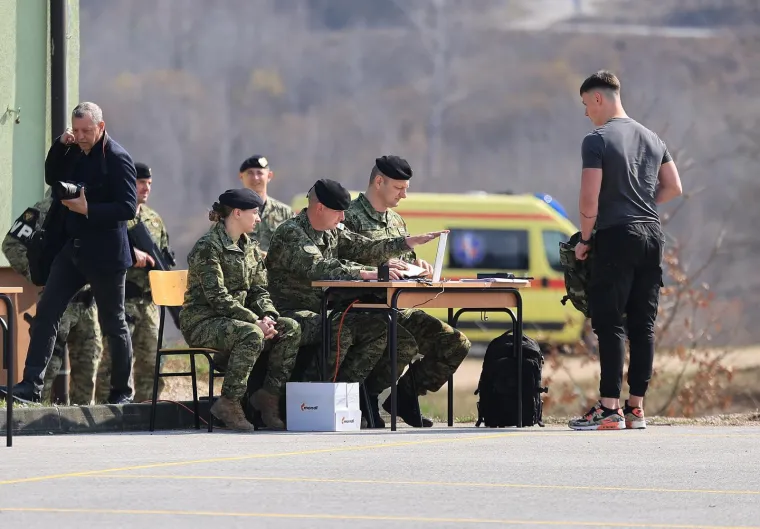 Ovi Hrvati su danas krenuli na vojni rok, pogledajte &scaron;to su dobili: 'Apsolutno su spremni!'