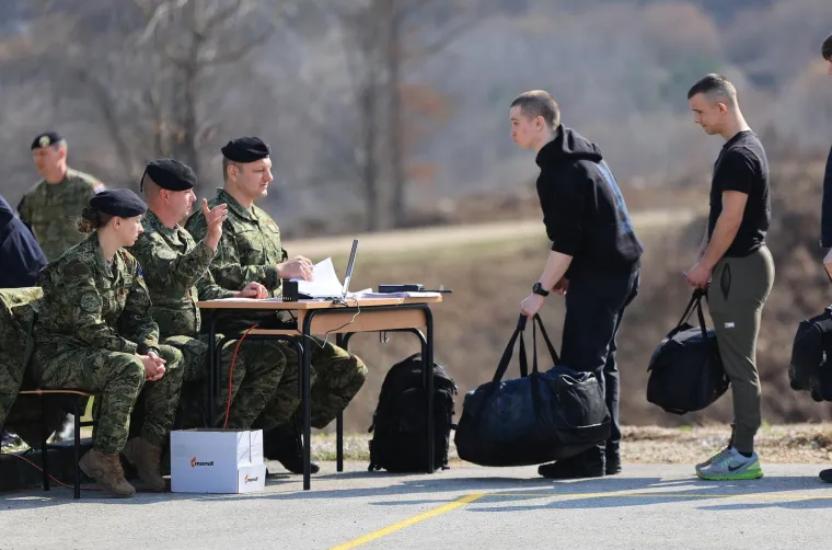 Ovi Hrvati su danas krenuli na vojni rok, pogledajte &scaron;to su dobili: 'Apsolutno su spremni!'