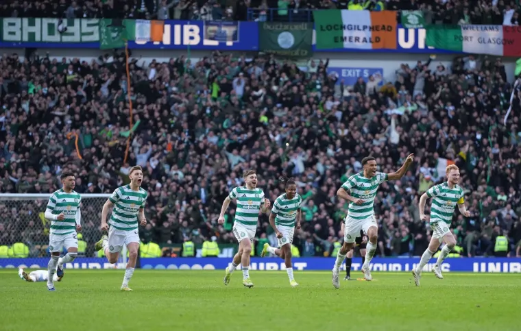 Kaos nakon derbija: Maskirani momci u plavom upali na teren, nastao je metež