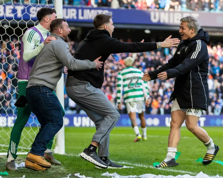 Kaos nakon derbija: Maskirani momci u plavom upali na teren, nastao je metež