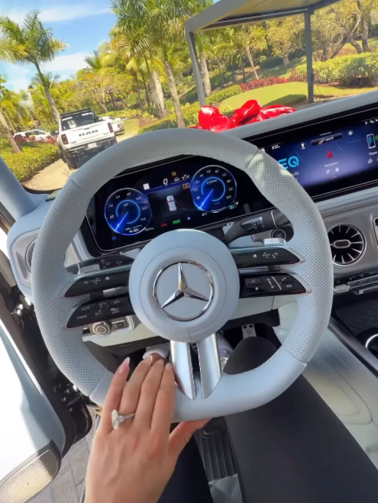 Najljep&scaron;a sporta&scaron;ica od slavnog zaručnika dobila poklon vrijedan pola milijuna dolara