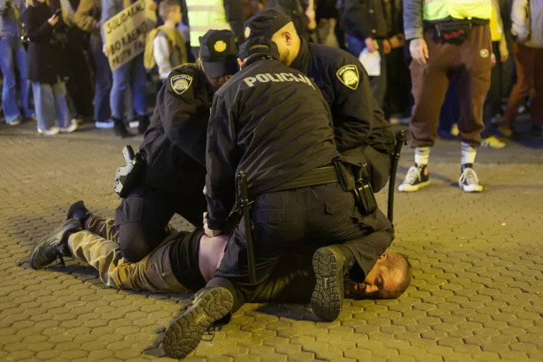 Sramotni prizori pijanog mu&scaron;karca koji je pravio nered za Dan žena: Doznajemo kakvu je kaznu dobio