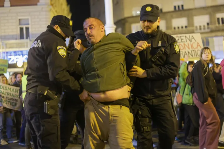 Sramotni prizori pijanog mu&scaron;karca koji je pravio nered za Dan žena: Doznajemo kakvu je kaznu dobio