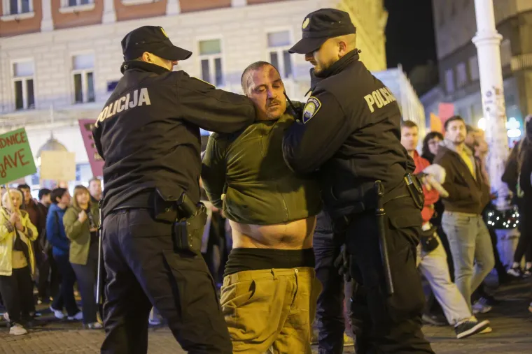 Sramotni prizori pijanog mu&scaron;karca koji je pravio nered za Dan žena: Doznajemo kakvu je kaznu dobio