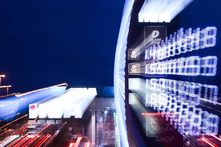 Svi na benzinsku! Neke već i presu&scaron;ile: Pogledajte gužve i navale Hrvata i Slovenaca