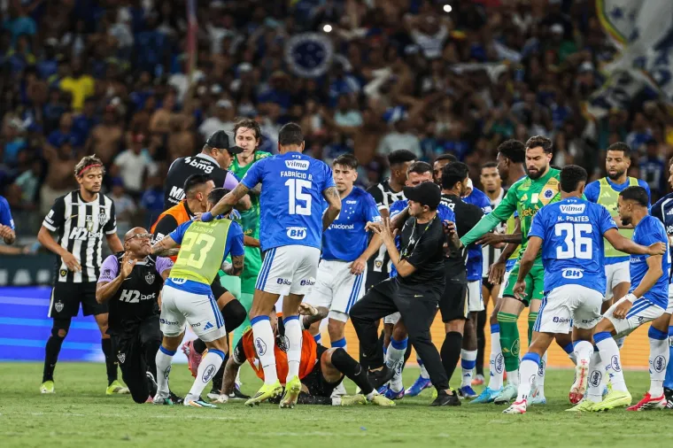 Makljaža kakvu svijet ne pamti! Pogledajte masovnu tučnjavu u Brazilu, sudac pokazao 23 crvena!