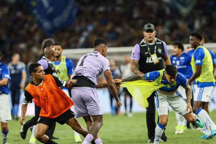 Makljaža kakvu svijet ne pamti! Pogledajte masovnu tučnjavu u Brazilu, sudac pokazao 23 crvena!