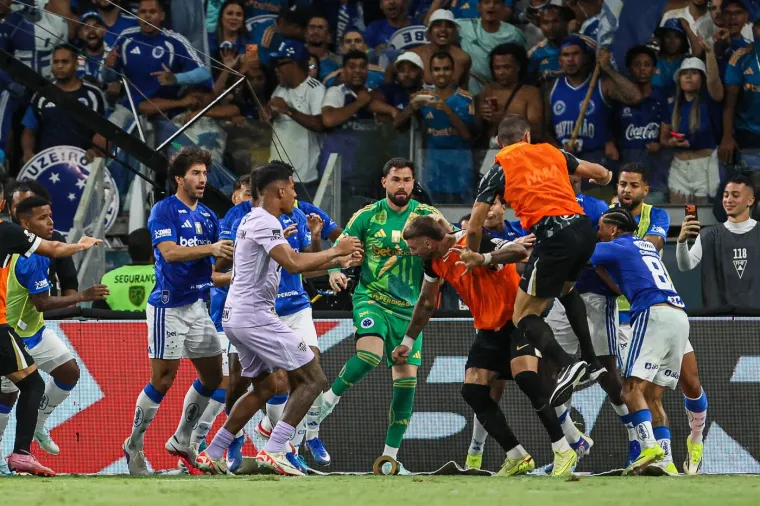 Makljaža kakvu svijet ne pamti! Pogledajte masovnu tučnjavu u Brazilu, sudac pokazao 23 crvena!