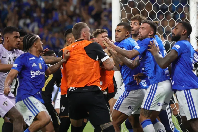 Makljaža kakvu svijet ne pamti! Pogledajte masovnu tučnjavu u Brazilu, sudac pokazao 23 crvena!