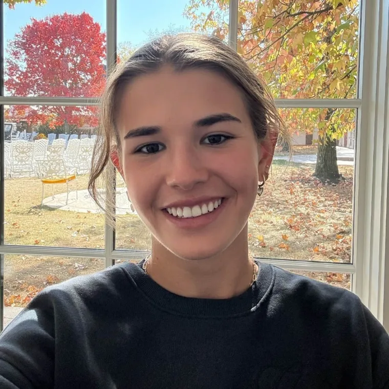 Tko je unuka Donalda Trumpa? Pozirala uz vojne helikoptere pa izazvala burne reakcije