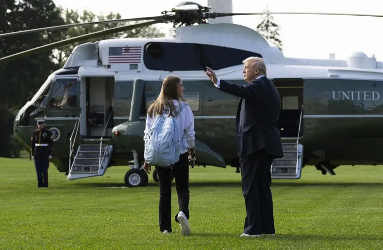 Tko je unuka Donalda Trumpa? Pozirala uz vojne helikoptere pa izazvala burne reakcije