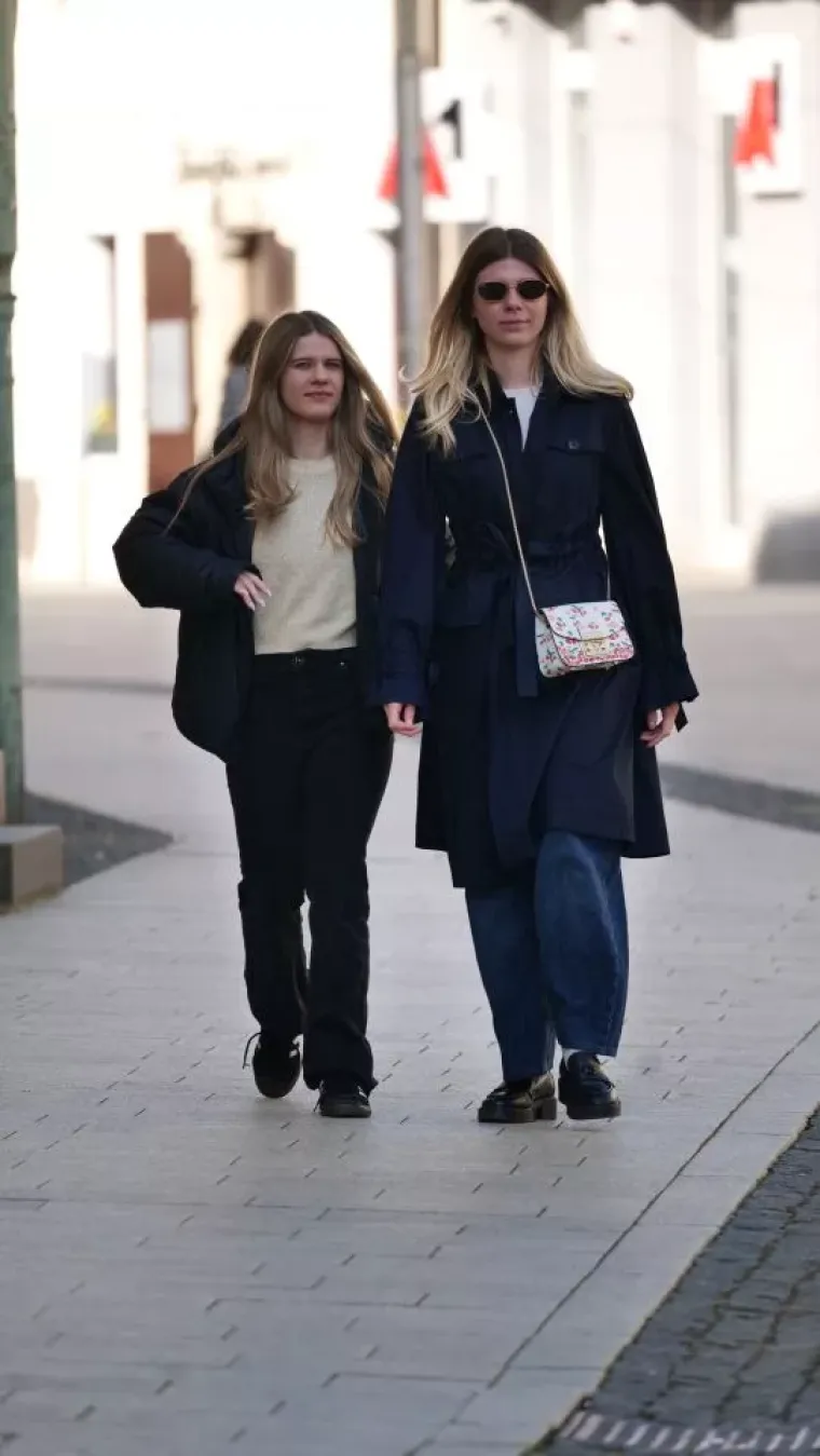 Svi su gledali u nasmijanu brinetu na &scaron;pici u Čakovcu: Njezin outfit pun je pogodak