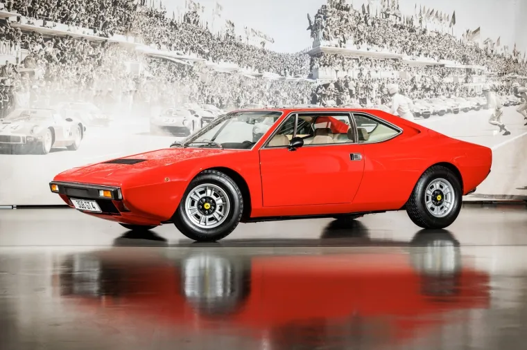 Pogledajte kakva kolekcija Ferrarija ide na prodaju: Najskuplji ko&scaron;ta skoro 700.000 funti!