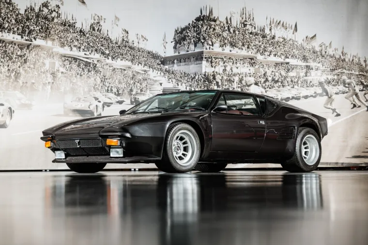 Pogledajte kakva kolekcija Ferrarija ide na prodaju: Najskuplji ko&scaron;ta skoro 700.000 funti!