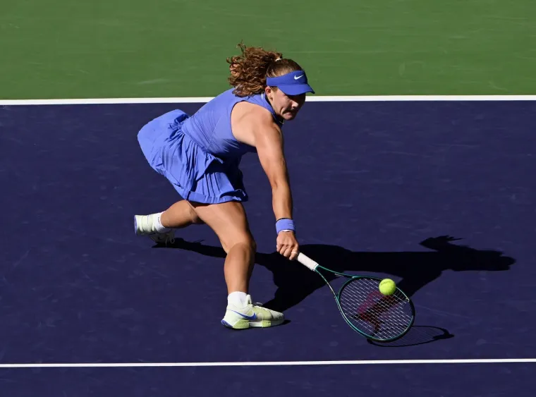 'Nova Marija &Scaron;arapova' zgrozila svijet: Razbijala rekete pa vikala prostote, pomračio joj se um