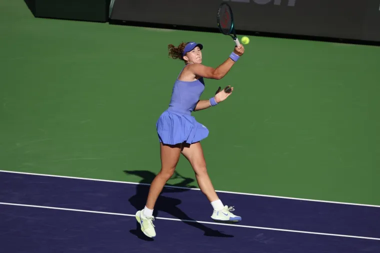 'Nova Marija &Scaron;arapova' zgrozila svijet: Razbijala rekete pa vikala prostote, pomračio joj se um