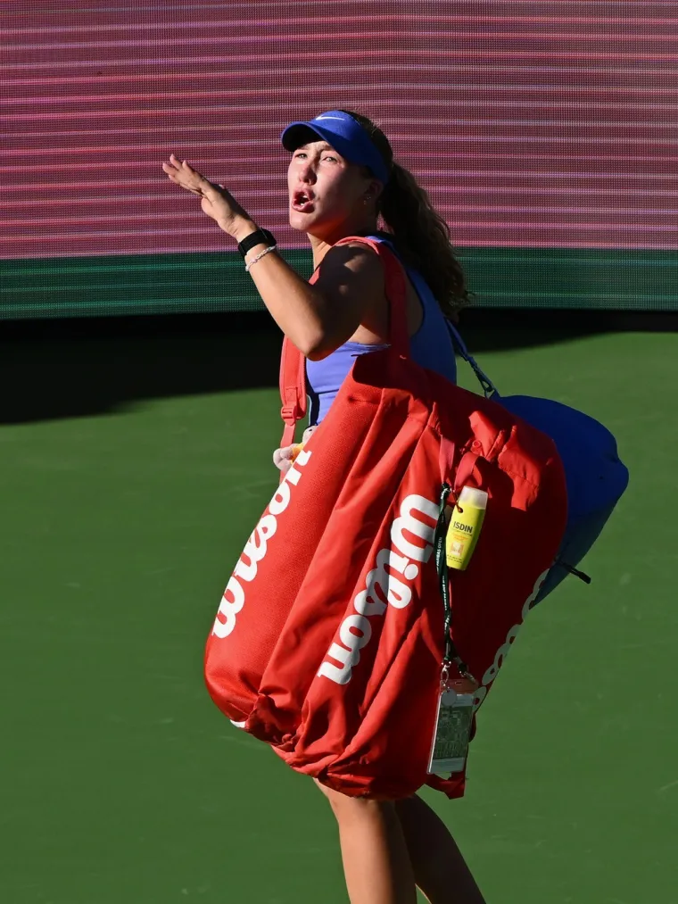 'Nova Marija &Scaron;arapova' zgrozila svijet: Razbijala rekete pa vikala prostote, pomračio joj se um