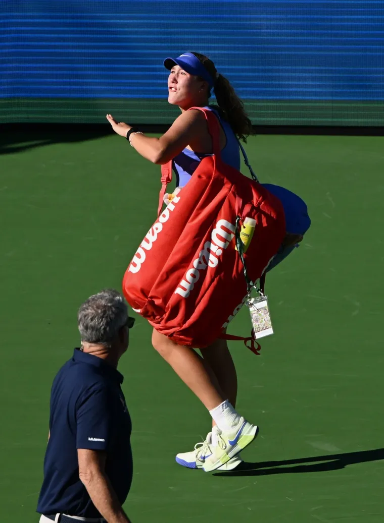 'Nova Marija &Scaron;arapova' zgrozila svijet: Razbijala rekete pa vikala prostote, pomračio joj se um