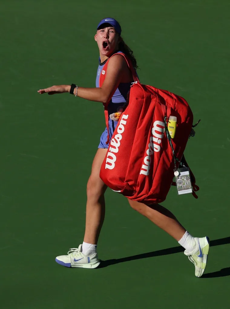 'Nova Marija &Scaron;arapova' zgrozila svijet: Razbijala rekete pa vikala prostote, pomračio joj se um