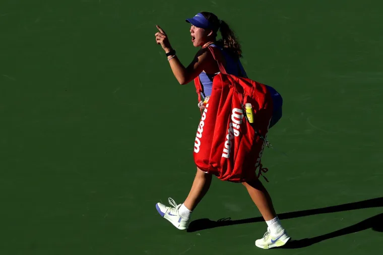 'Nova Marija &Scaron;arapova' zgrozila svijet: Razbijala rekete pa vikala prostote, pomračio joj se um