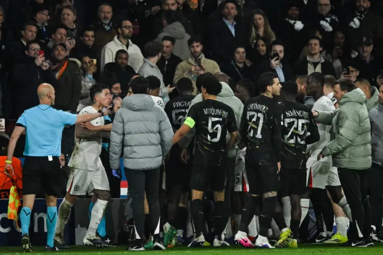 Chelseajeva zvijezda odgurnula skupljača lopti, te&scaron;ko je opisati &scaron;to se potom dogodilo