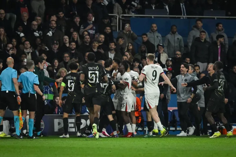 Chelseajeva zvijezda odgurnula skupljača lopti, te&scaron;ko je opisati &scaron;to se potom dogodilo