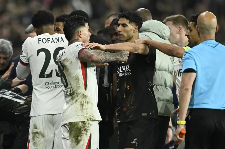 Chelseajeva zvijezda odgurnula skupljača lopti, te&scaron;ko je opisati &scaron;to se potom dogodilo