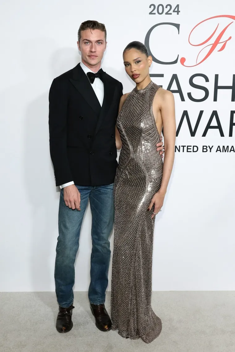 Ima 24 godine, 4 djece, supruga mormona i milijune pratitelja: Tko je glamurozna Nara Smith?