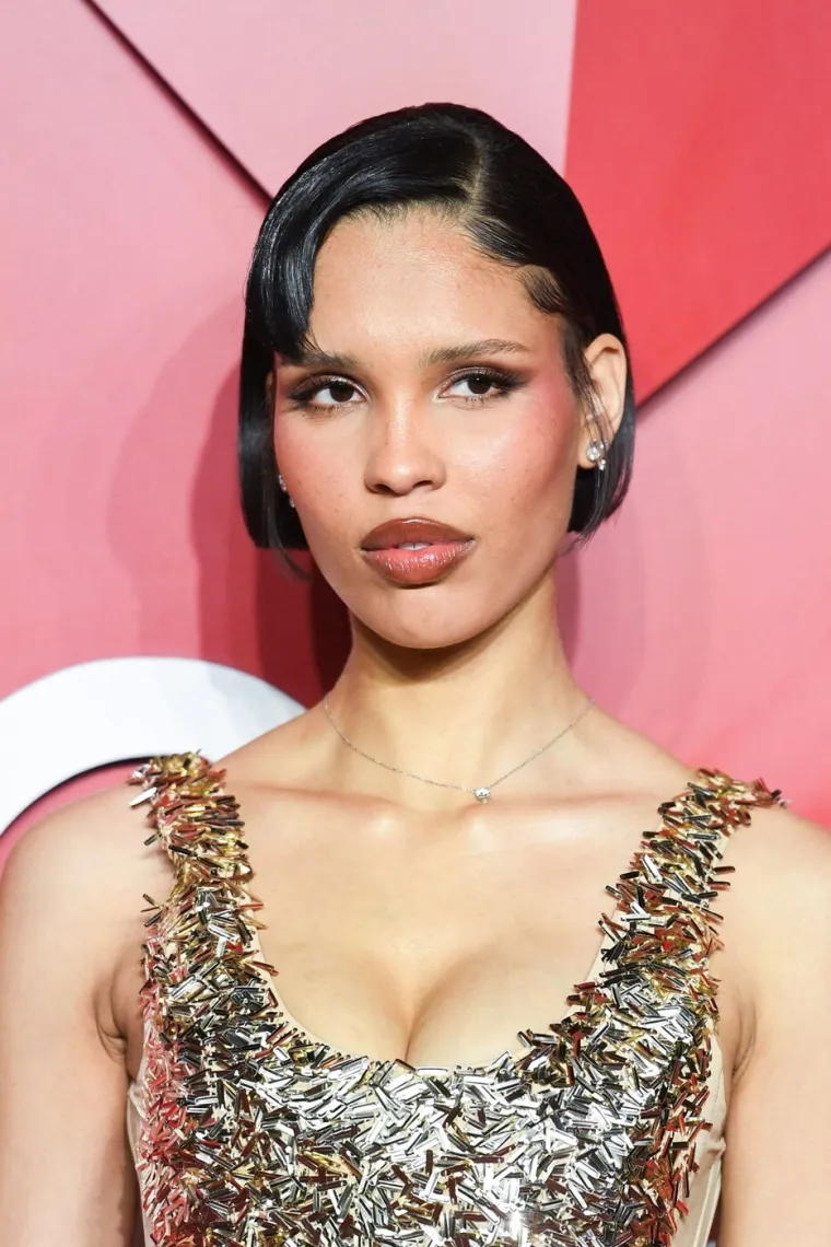 Ima 24 godine, 4 djece, supruga mormona i milijune pratitelja: Tko je glamurozna Nara Smith?