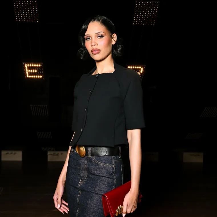 Ima 24 godine, 4 djece, supruga mormona i milijune pratitelja: Tko je glamurozna Nara Smith?