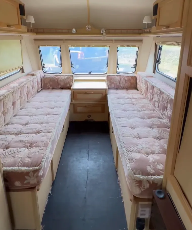 Kupili su staru kamp kućicu za siću i od nje stvorili mali raj na kotačima: Izgleda bajkovito