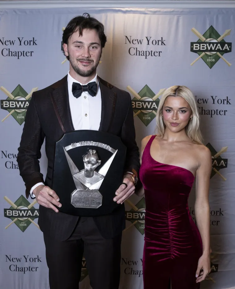 Ona je nova Pamela Anderson!? Poznata gimnastičarka dobila ulogu u rebootu legendarne serije