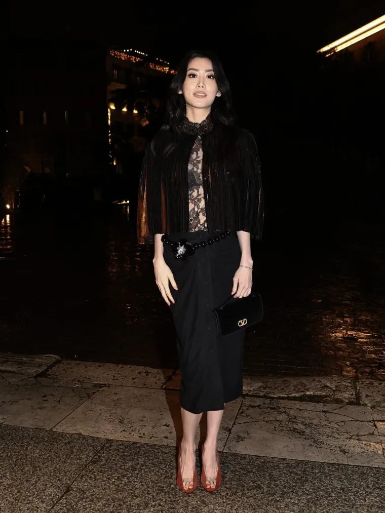 Georgina mamila poglede na reviji, ali nije bila jedina zvijezda večeri: Evo tko je sve stigao