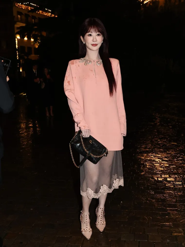 Georgina mamila poglede na reviji, ali nije bila jedina zvijezda večeri: Evo tko je sve stigao