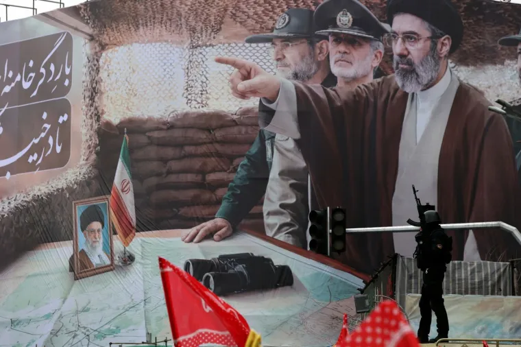 Usred bombardiranja izložili simbolične lijesove američkih i izraelskih vojnika