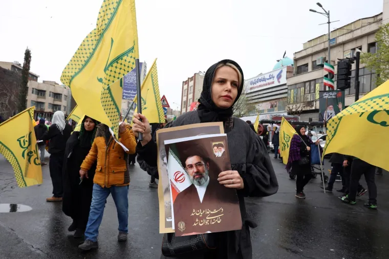 Usred bombardiranja izložili simbolične lijesove američkih i izraelskih vojnika