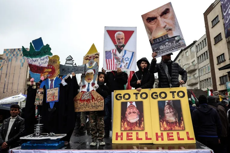 Usred bombardiranja izložili simbolične lijesove američkih i izraelskih vojnika